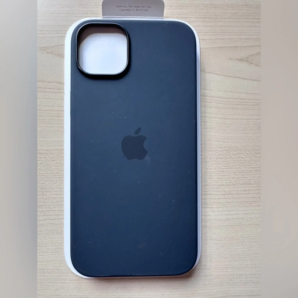 Apple iPhone 14 Plus Silicone Case W/MagSafe - Midnight Authentic NEW
